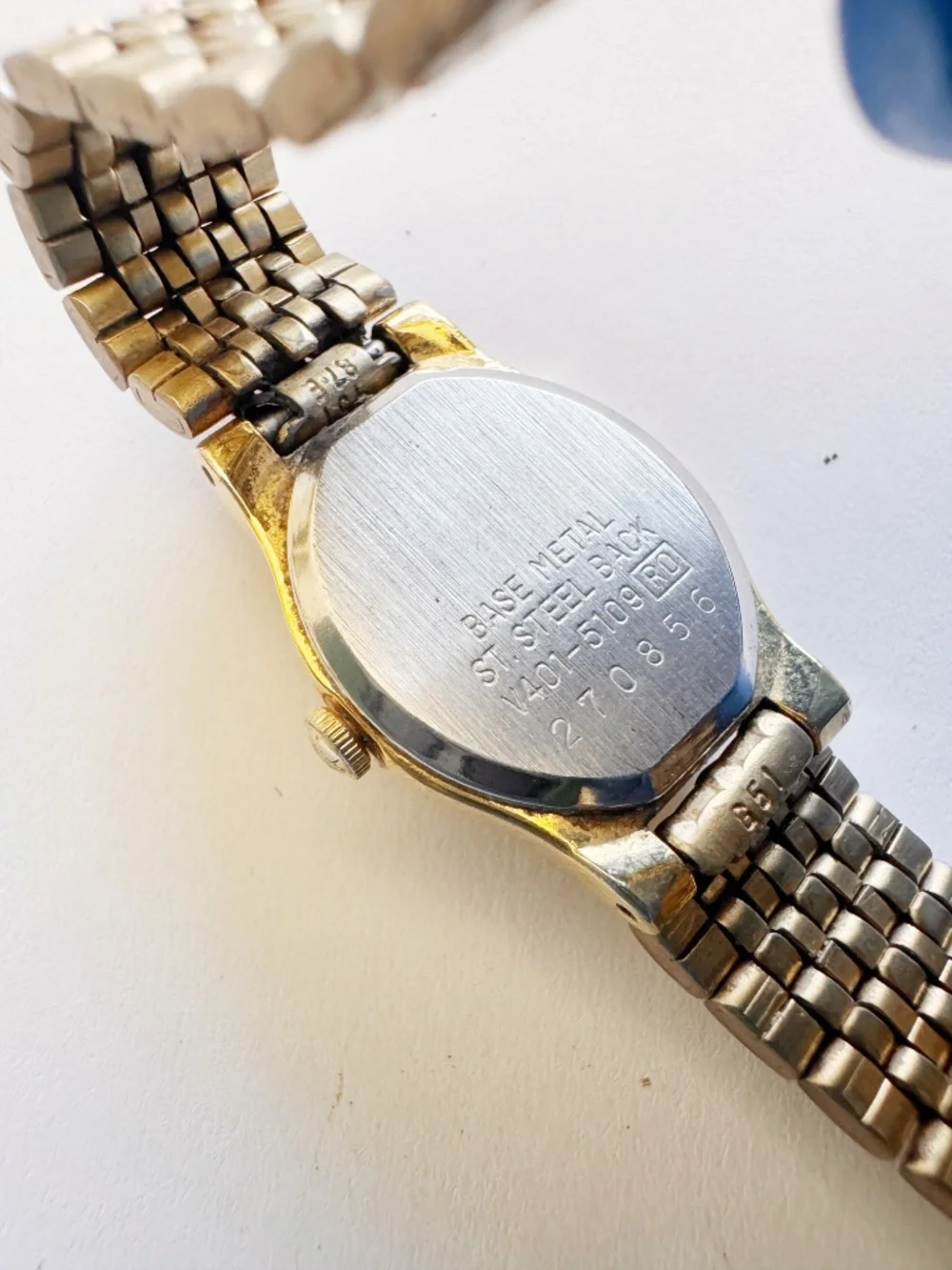 Seiko Quartz Watch Women’s Gold Tone Oval Face Vintage 17mm 6” Runs